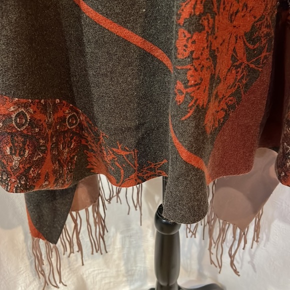Crosstree Lane Tourterelle floral design autumn wrap, one size, NWT - Picture 11 of 15